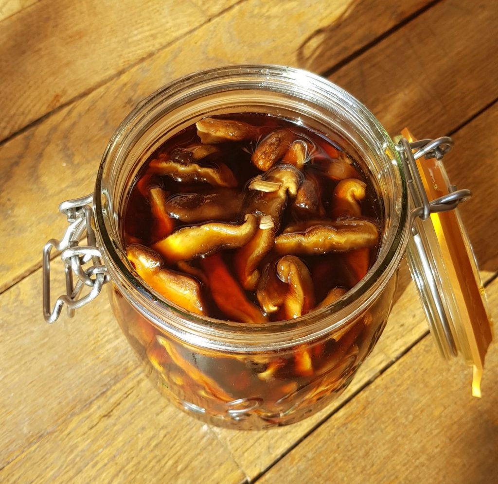 Pickles de Shiitake à la sauce soja Noé cuisine passionnée